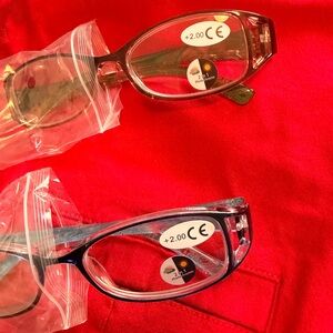 Red and Black Reading Glasses Set